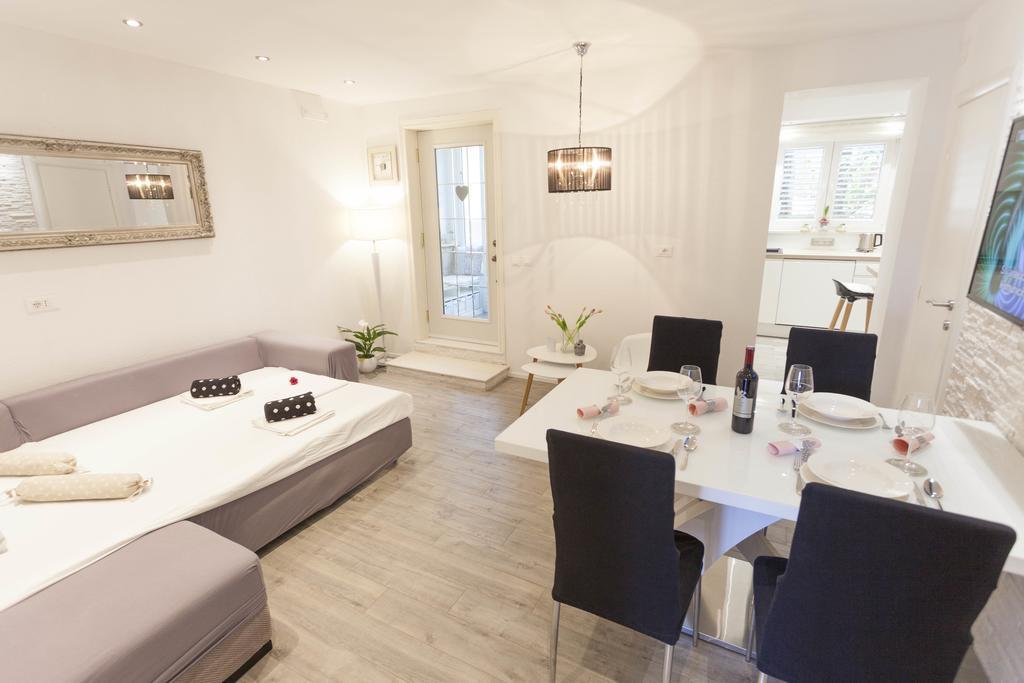 מאקרסקה Apartmani Marina מראה חיצוני תמונה