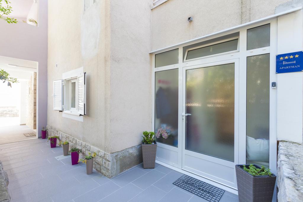 מאקרסקה Apartmani Marina מראה חיצוני תמונה